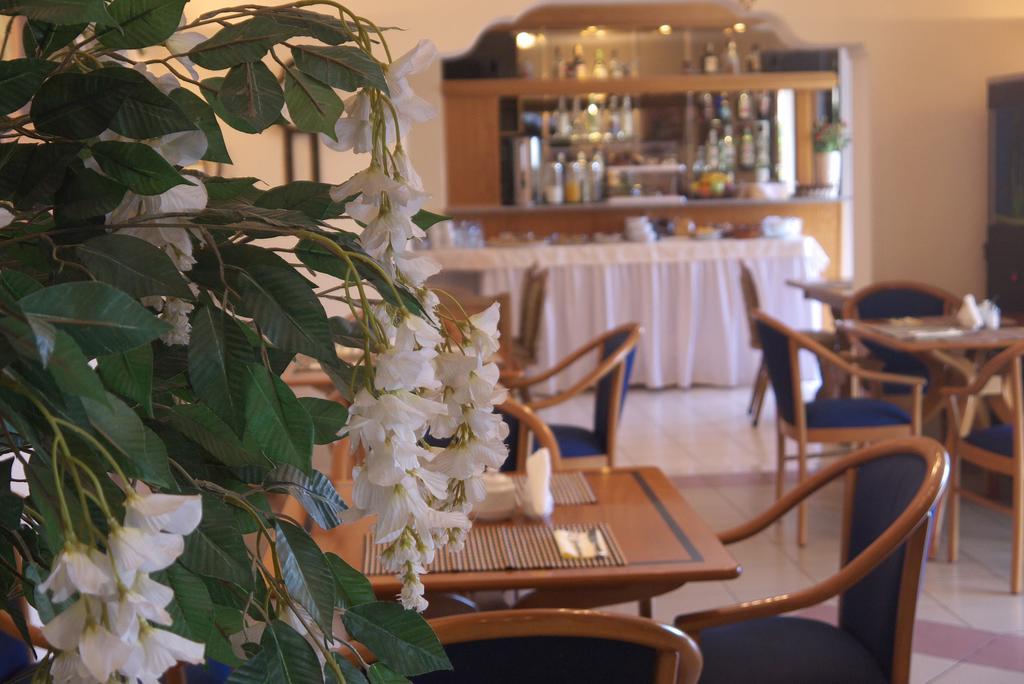 Fani Hotel Лутра-Эдипсу Экстерьер фото